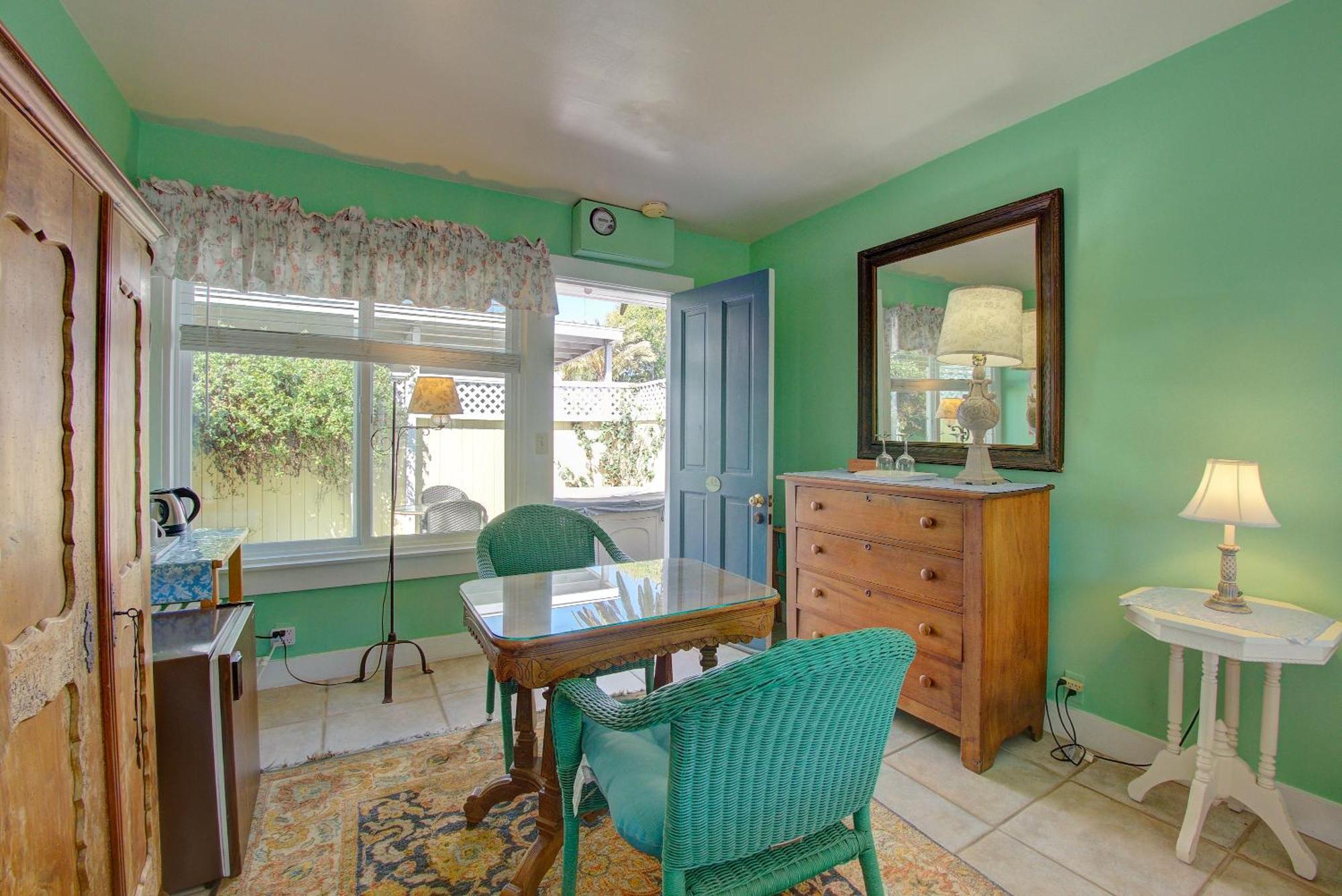 Secret Garden Inn & Cottages Santa Barbara Exterior photo