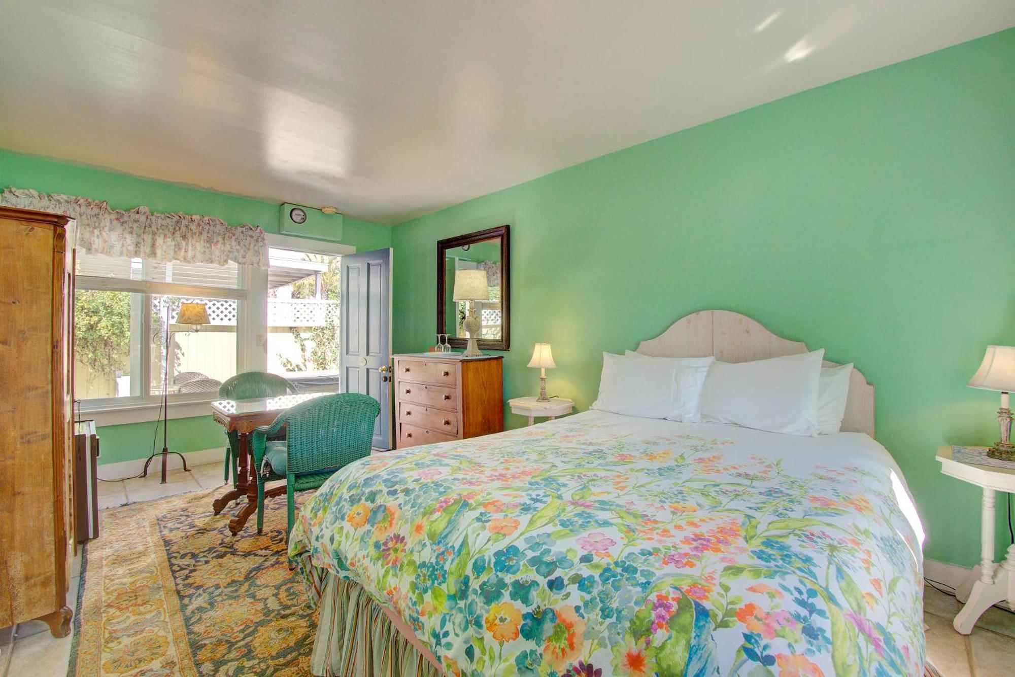 Secret Garden Inn & Cottages Santa Barbara Exterior photo