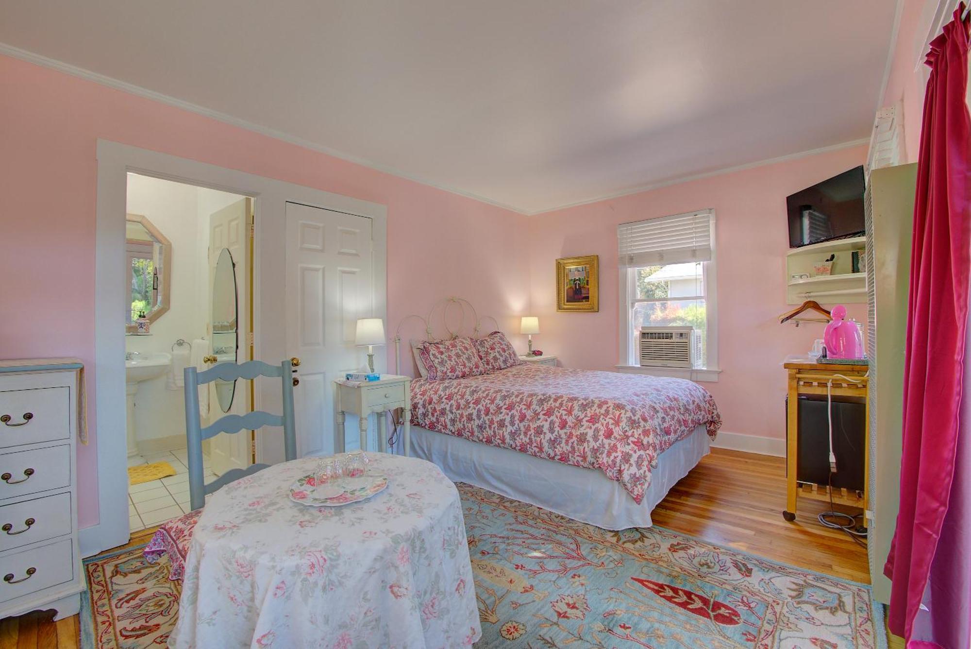 Secret Garden Inn & Cottages Santa Barbara Exterior photo