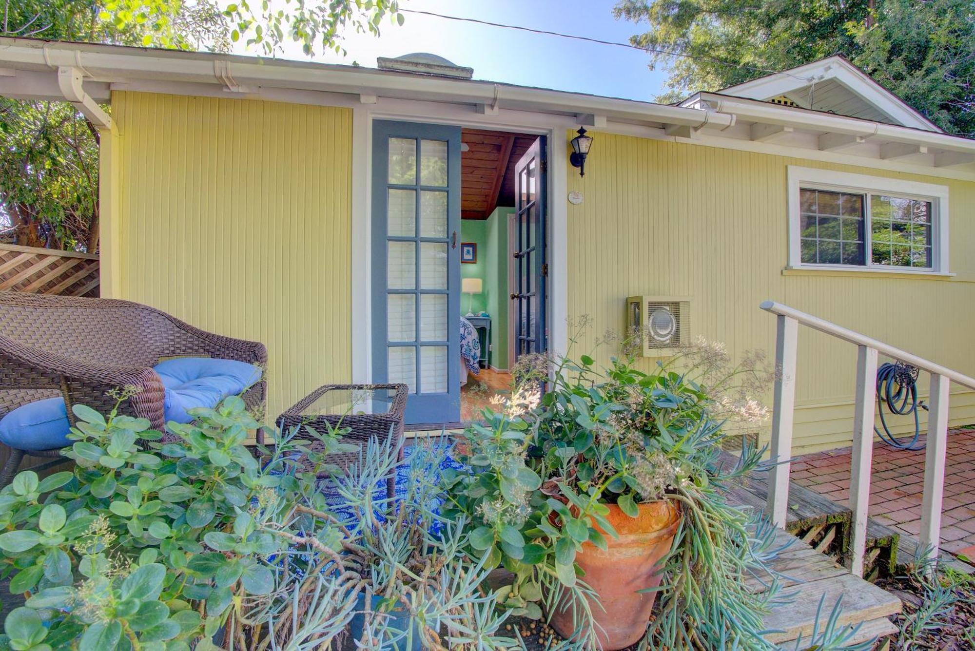 Secret Garden Inn & Cottages Santa Barbara Exterior photo