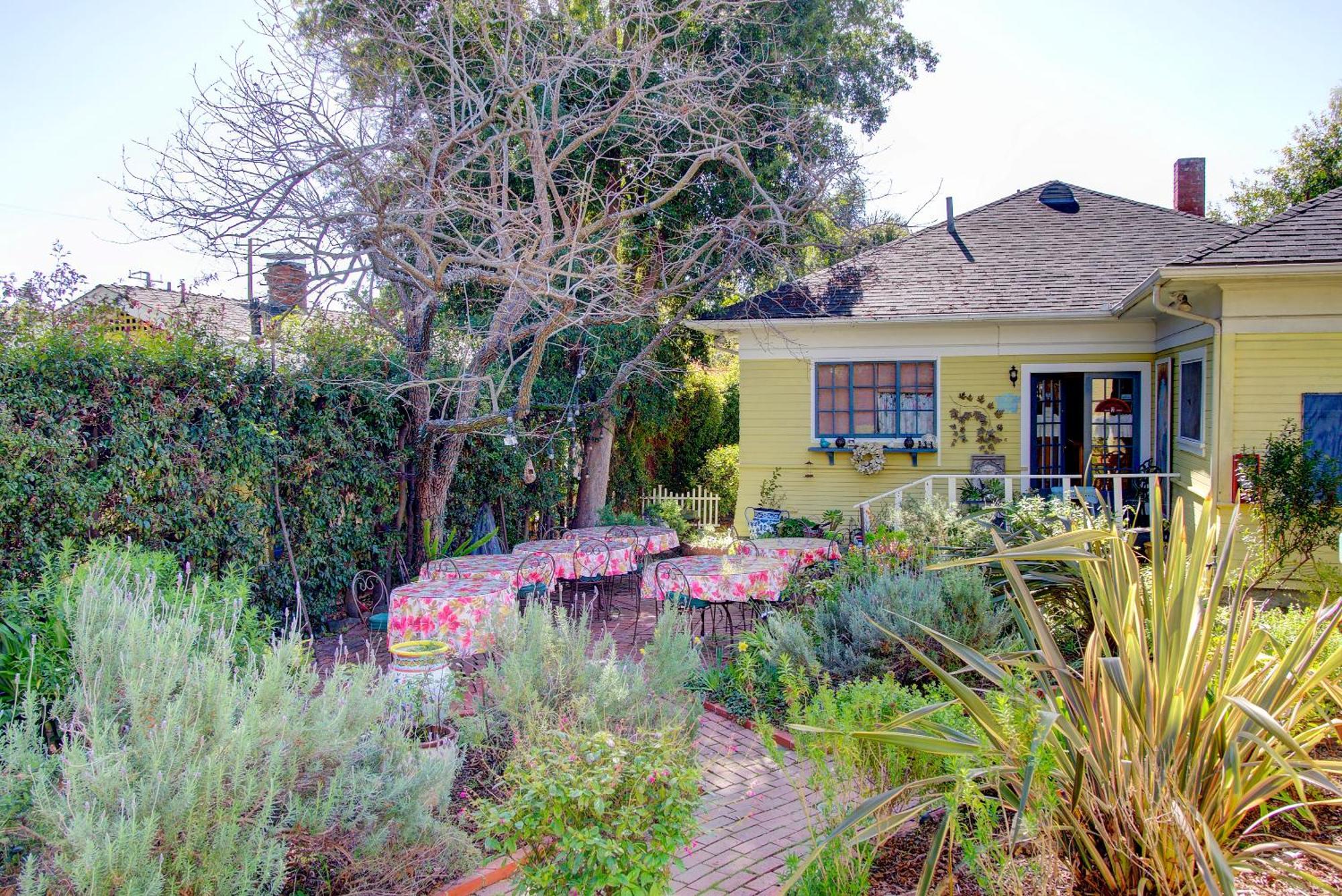 Secret Garden Inn & Cottages Santa Barbara Exterior photo